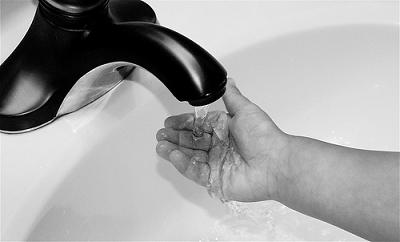 Lavarse las manos es la medida fundamental de precaución